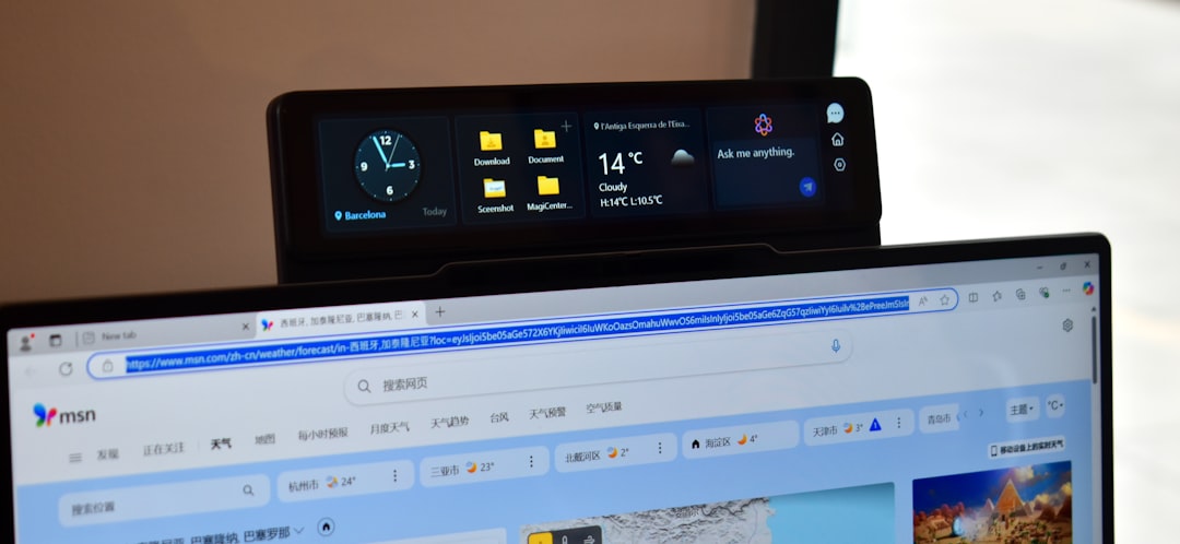 O Display Digital Mostra Relogio Pastas E Clima 2rtJ1HNqHnA