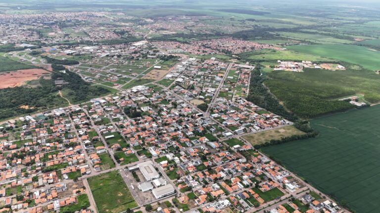 Stunning aerial view of Paragominas showcasing urban landscape and greenery.